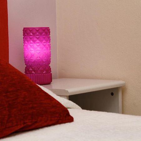 Stopbarcelona Universidad Apartments Luaran gambar